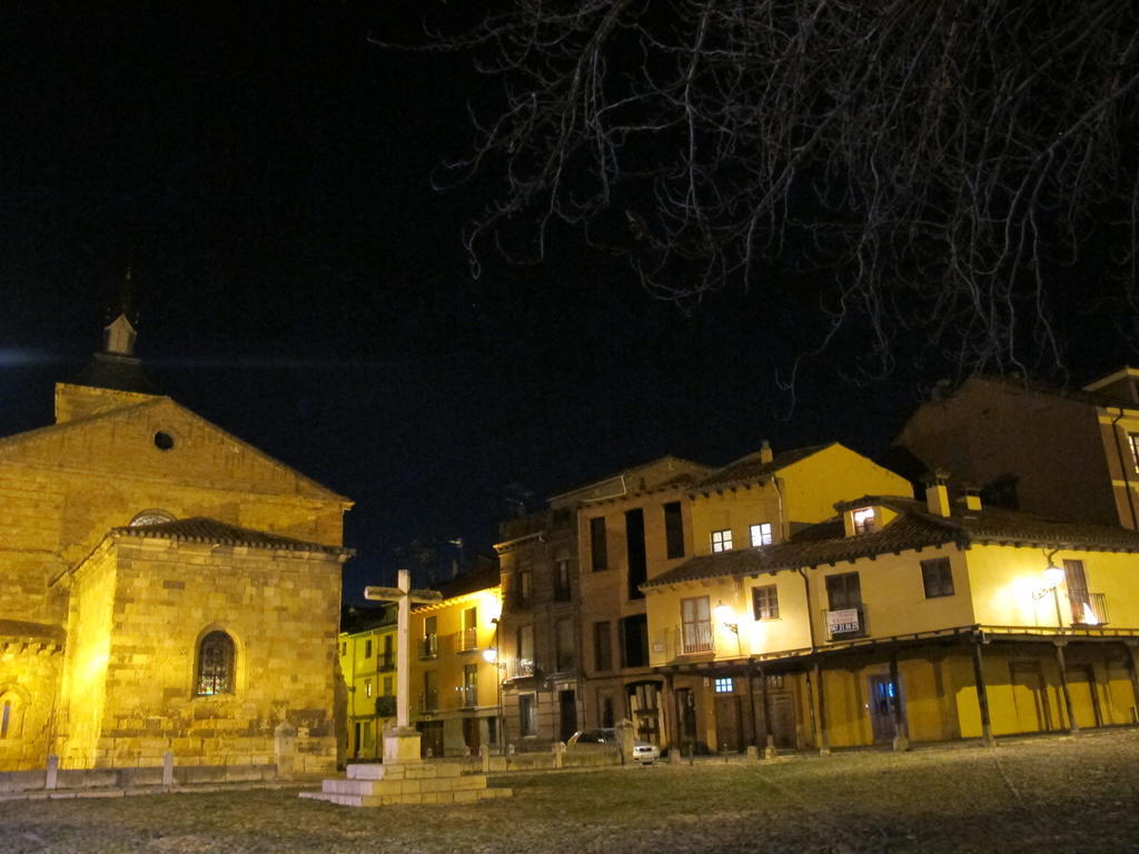 Pension Blanca B&B León Eksteriør bilde